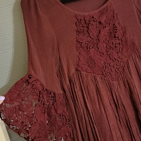 Flowy Shift Dress - Picture 2 of 3